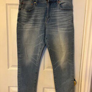 American Eagle NE(X) T Level AIRFLEX jeans. Light blue